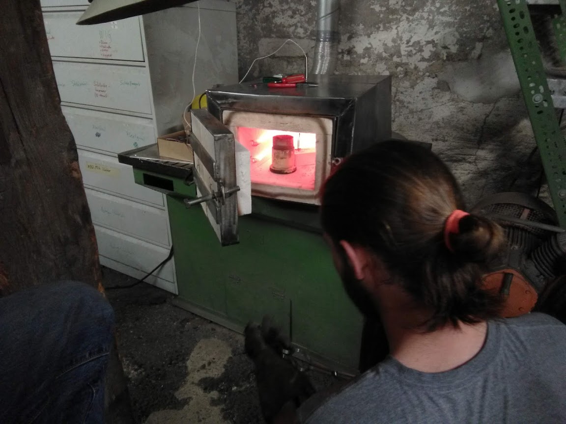 Der Härteofen im Betrieb